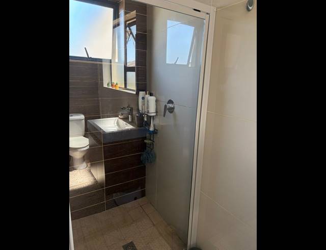 2 BEDROOM APARTMENT FOR SALE IN RASLOUW GARDENS